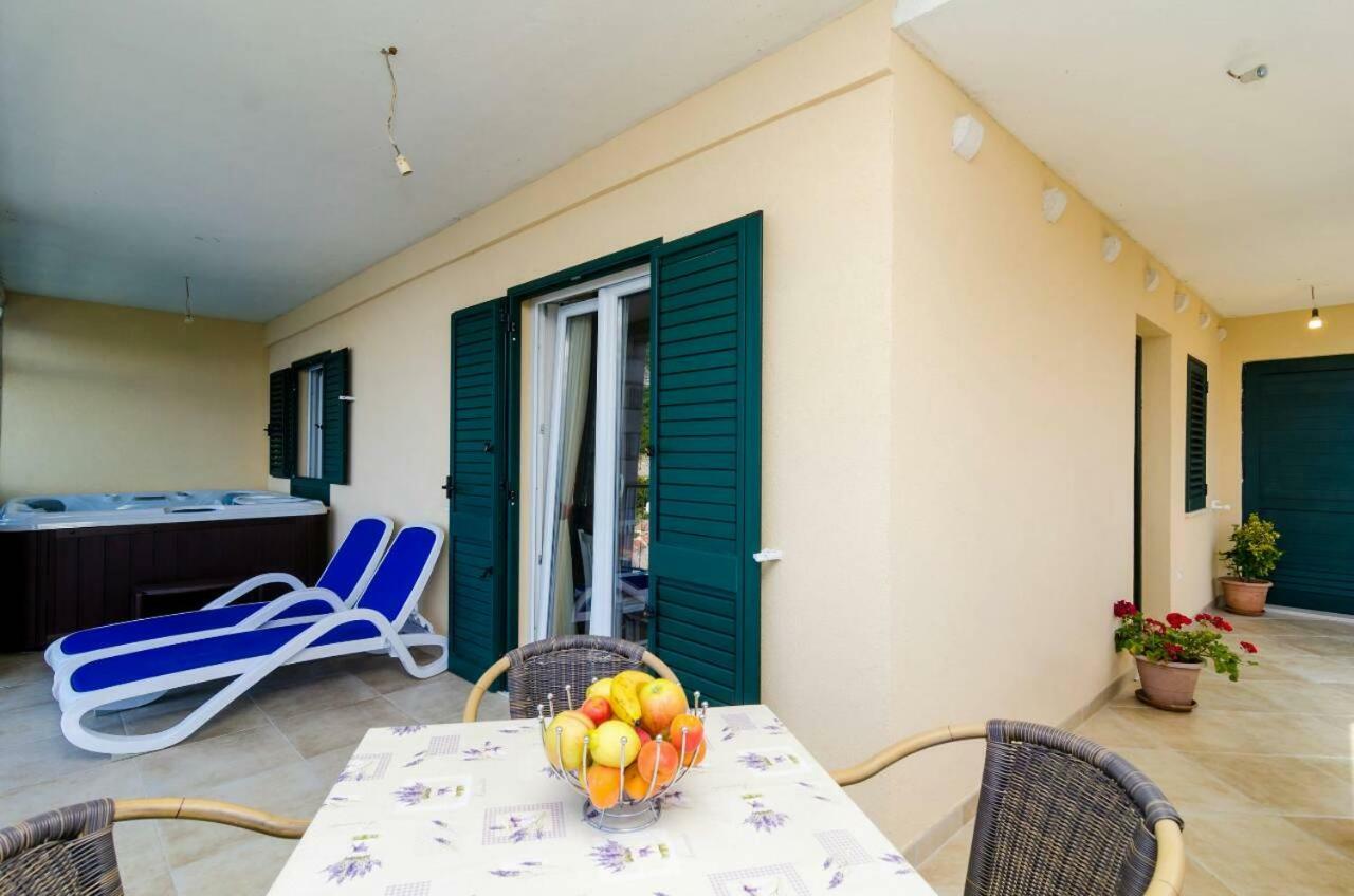 Adriatic - Apartment With Jacuzzi Sobra Exterior foto